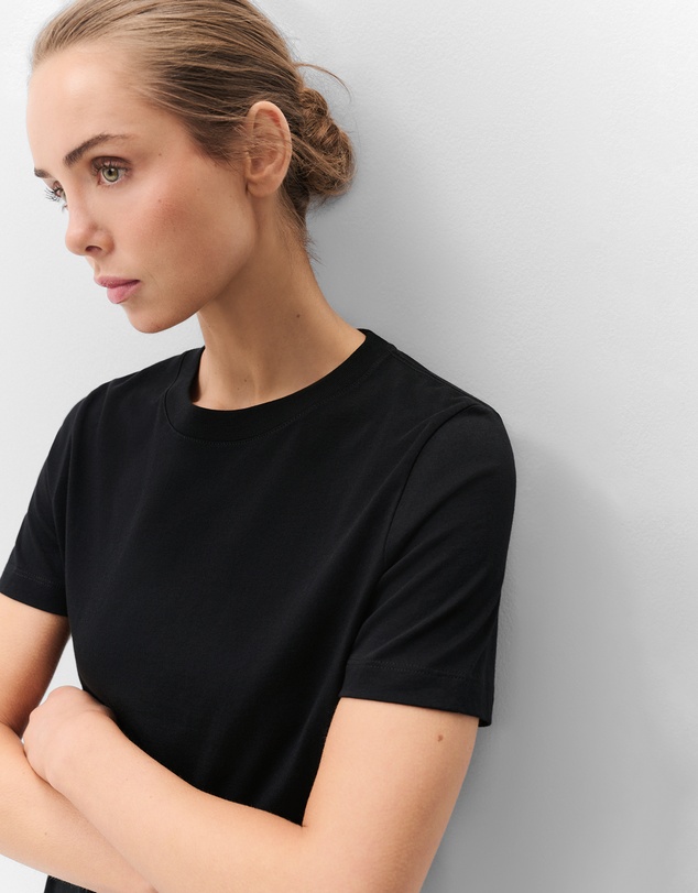 UNISON - The Classic Crew Tee