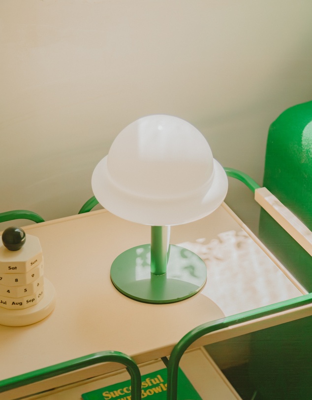 Dennis Did It - Bubblegum Lamp Mint