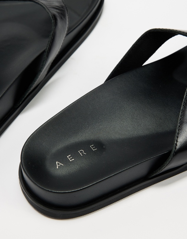 AERE - Leather Footbed Thongs