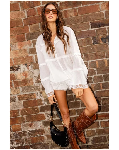 Subtitled - Eira Flowy Shirt