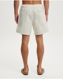 Cotton On - Easy Short
