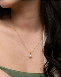 Dower & Hall - Women's Timeless Adjustable 10mm Oval White Freshwater Pearl Pendant In Gold Vermeil