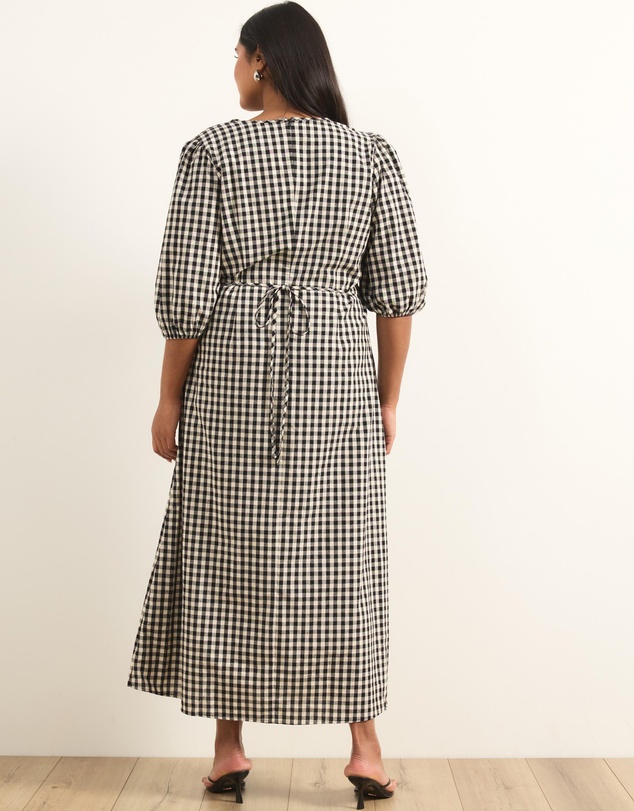 Atmos&Here Curvy - Molli V-Neck Short Sleeve Midi Dress