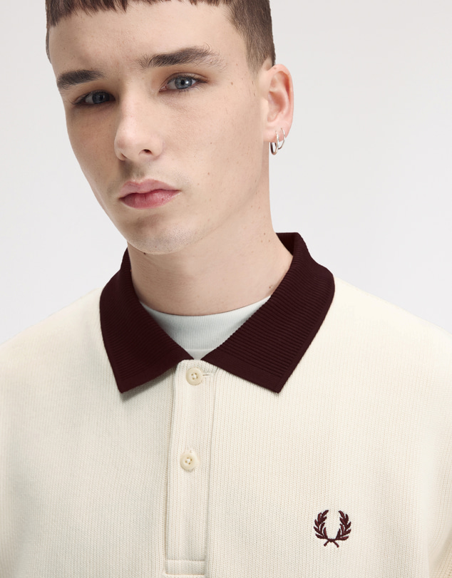 Fred Perry - Tipped Sleeve Collared Sweatshirt