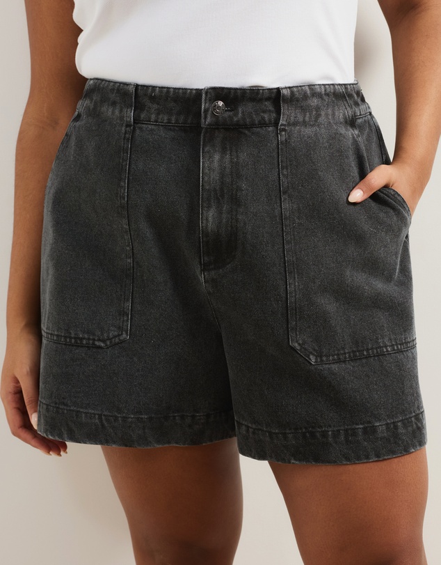 Atmos&Here Curvy - Samira Relaxed Denim Shorts