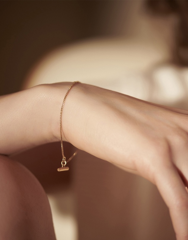 Rachel Jackson - Mini T-Bar Gold Bracelet