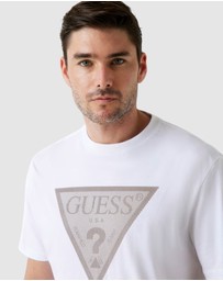GUESS - Triangle Logo T-shirt