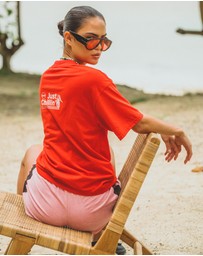 Araminta James - Chillin Tee
