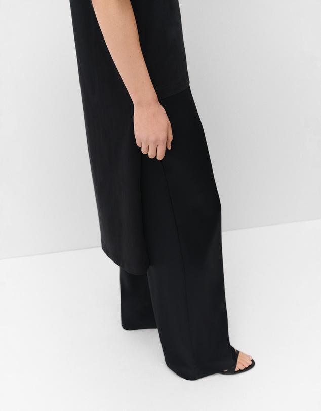 UNISON - Longline Hem Tee