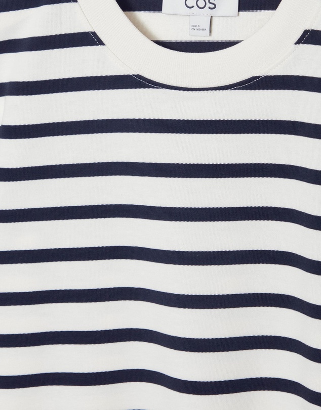COS - Clean Cut T-Shirt
