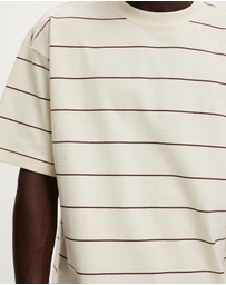 Cotton On - Box Fit T-Shirt