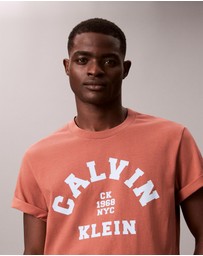 Calvin Klein Jeans - Varsity Logo Graphic Relaxed T-Shirt