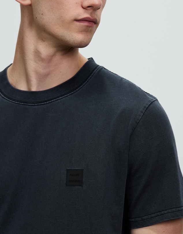 Neuw - Premium Tee