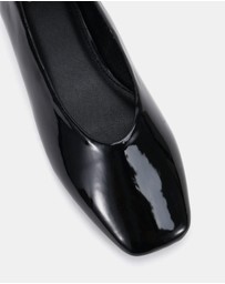 Novo - Cheddar Flats