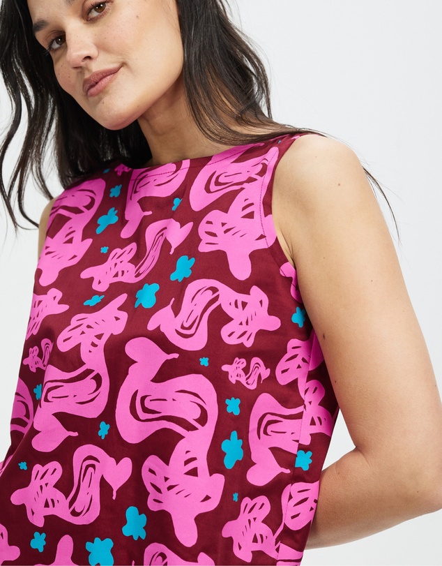 The Social Outfit - Shell Top - Storyteller