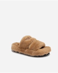 Ozwear Connection Uggs - Ugg Signature Shearling Slippers