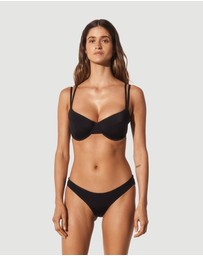 Form and Fold - The Staple Classic Bottom