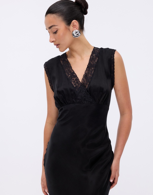 Minima Esenciales - Rosalie Lace Detail Midi Dress