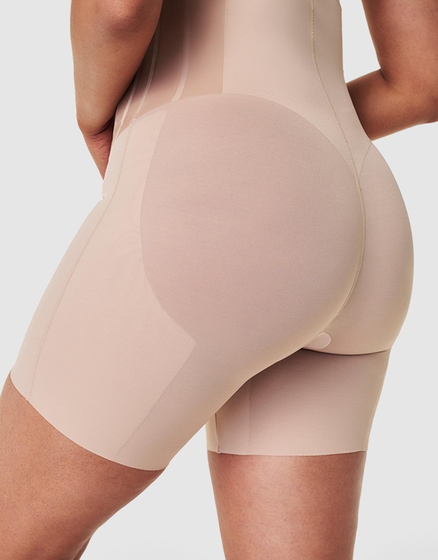 Spanx - TotalContour-High-Waisted Mid-Thigh Shorts