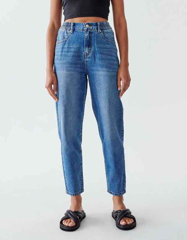 Calli - Hudson Mom Jeans