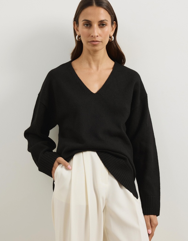 Atmos&Here - Teo V-Neck Knit Jumper