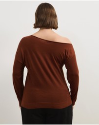 Atmos&Here Curvy - Della Off Shoulder Fine Knit Top