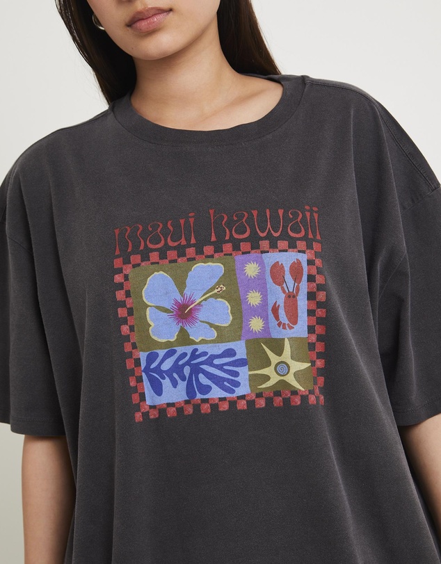 Subtitled - Maui Hawaii Oversized T-Shirt