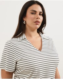 Atmos&Here Curvy - Stripe V-Neck Top