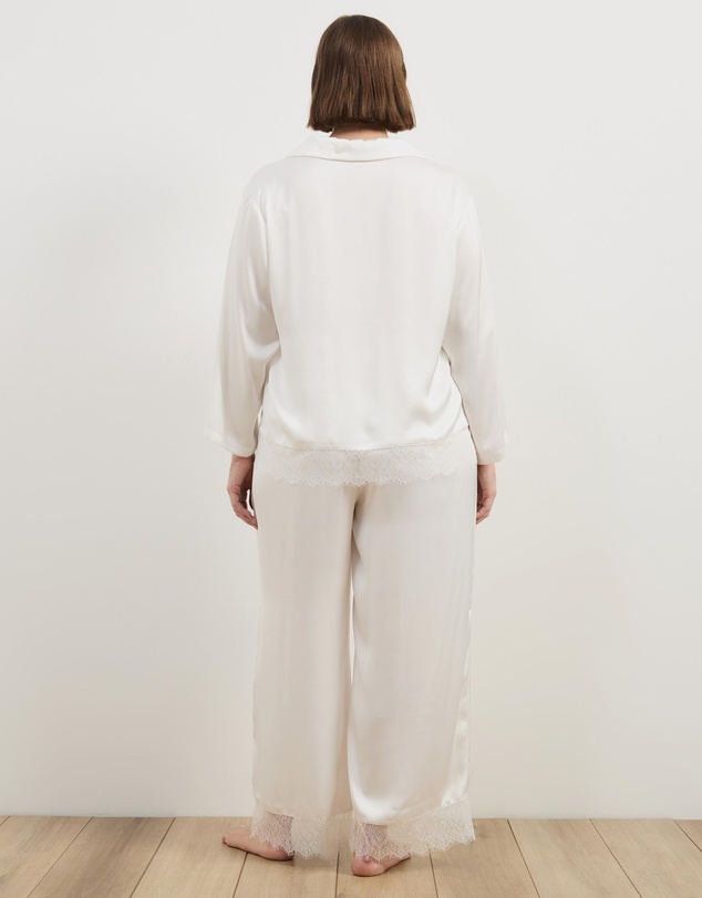 Atmos&Here Curvy - Pearl Lace Trim LS Satin Pyjama Set