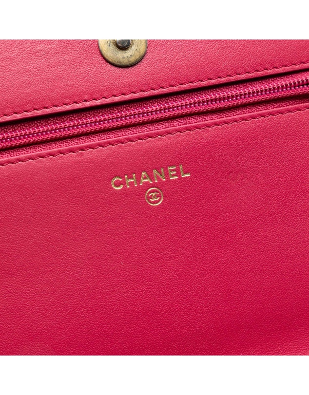 Pre-Loved by Azura Reborn - Pre-Loved Tweed Written in Chain Logo Wallet on Chain