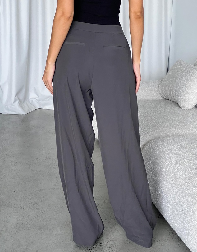 Dazie - Own It Pleated Tailored Pants