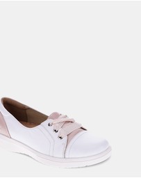 Mia Vita - Bridgette Slip-On Casual Sneaker - White/Blush