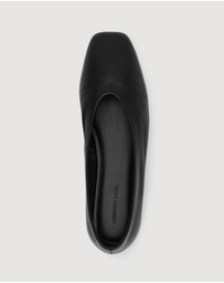 Assembly Label - Andrea Ballet Flats
