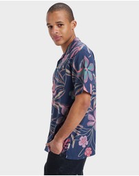 Quiksilver - Mens Beach Club Short Sleeve Shirt
