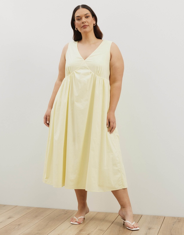 Atmos&Here Curvy - Louisa V-Neck Midi Dress