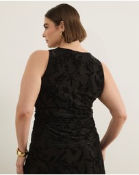 Atmos&Here Curvy - Everlise Burnout V-Neck Top