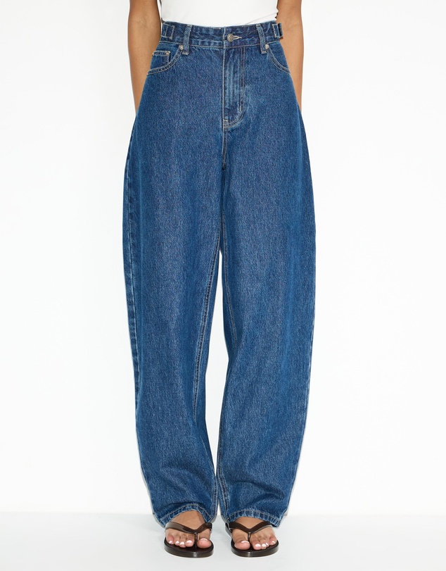 Dazie - Moscow Cinch Waistband Barrel Jeans