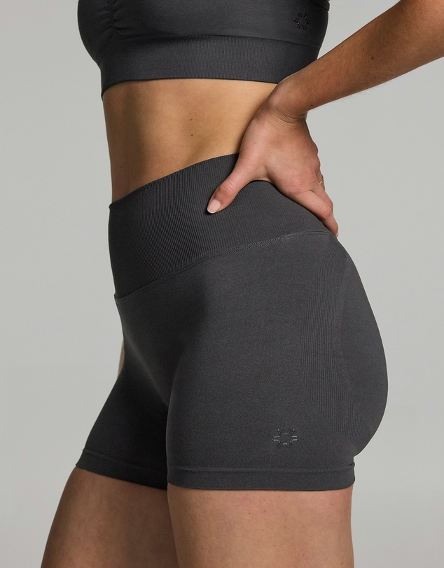 Rockwear - Seamless Scrunch Bum Booty Shorts