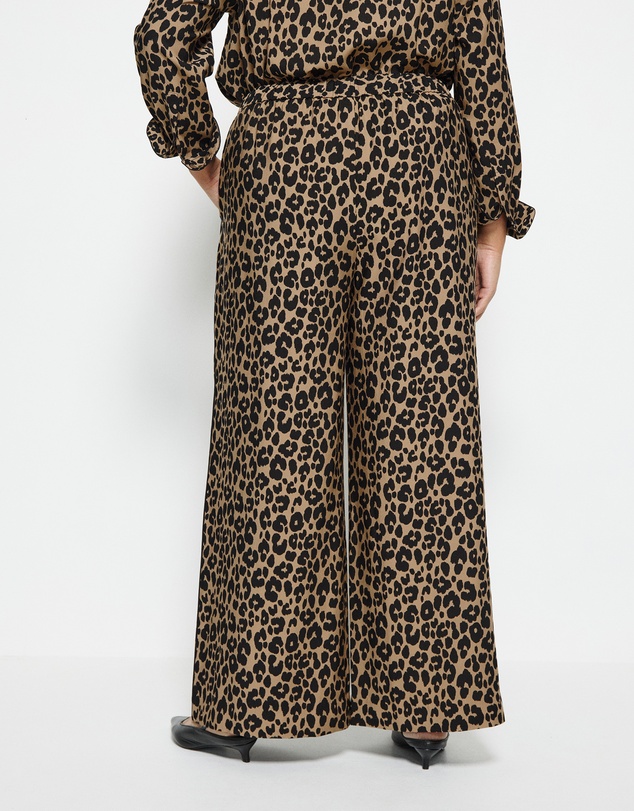 Commonry - Leopard Pant