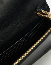 Calvin Klein - Wallet On Chain