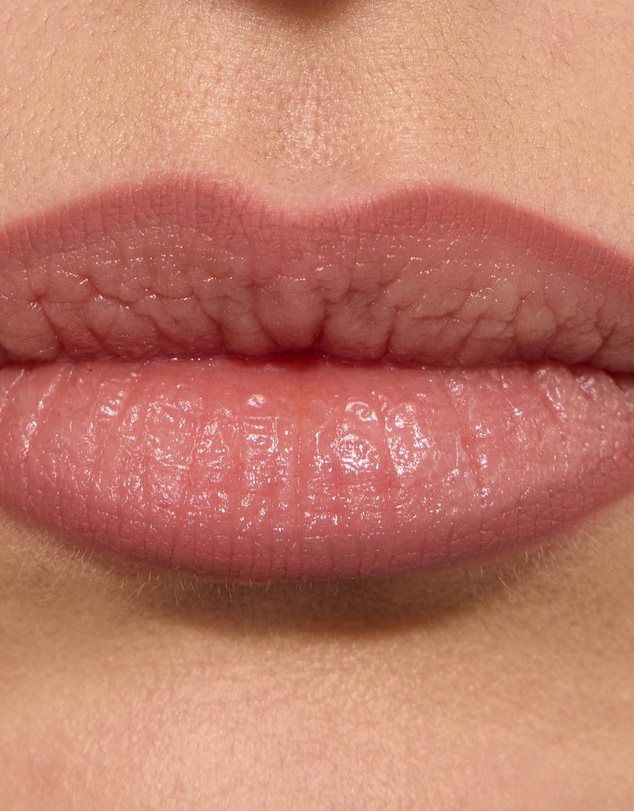 Yves Saint Laurent - YSL Lovenude Kiss Shaper