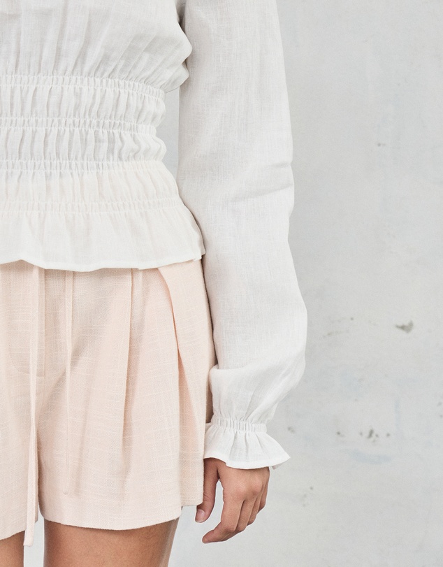 FRIEND of AUDREY - The Linen Shirred Top