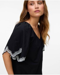 Vero Moda - Diana Embroidered Top