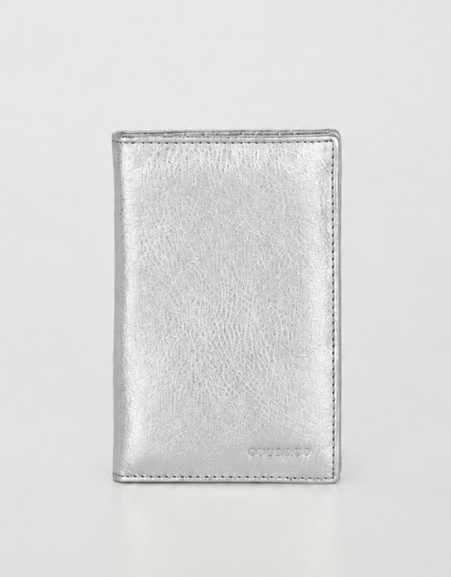 Cobb & Co - Billy Metallic Leather RFID Passport Holder