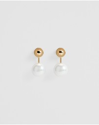 Country Road - Ariel Pearl Drop Stud