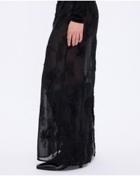 Minima Esenciales - Maelle Floral Applique Midi Skirt
