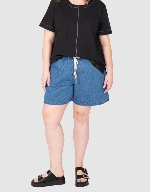 Love Your Wardrobe - Pia Denim Short