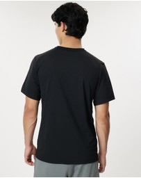 Nike - Dri-FIT UV Hyverse Short-Sleeve Fitness Top