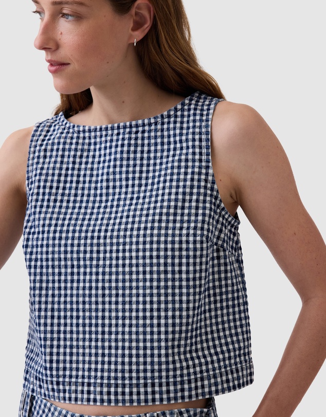 GAP - Sleveless Seersucker Shell Top