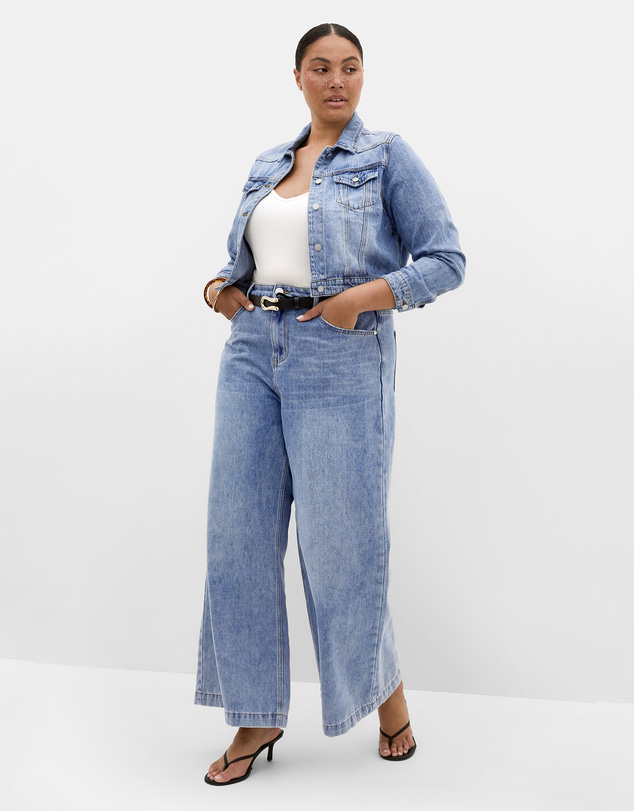 City Chic - Plus size Clara Denim Jacket - light wash